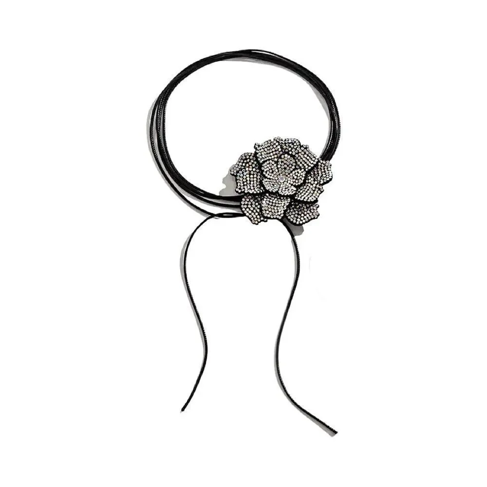 Black flower  choker  M155